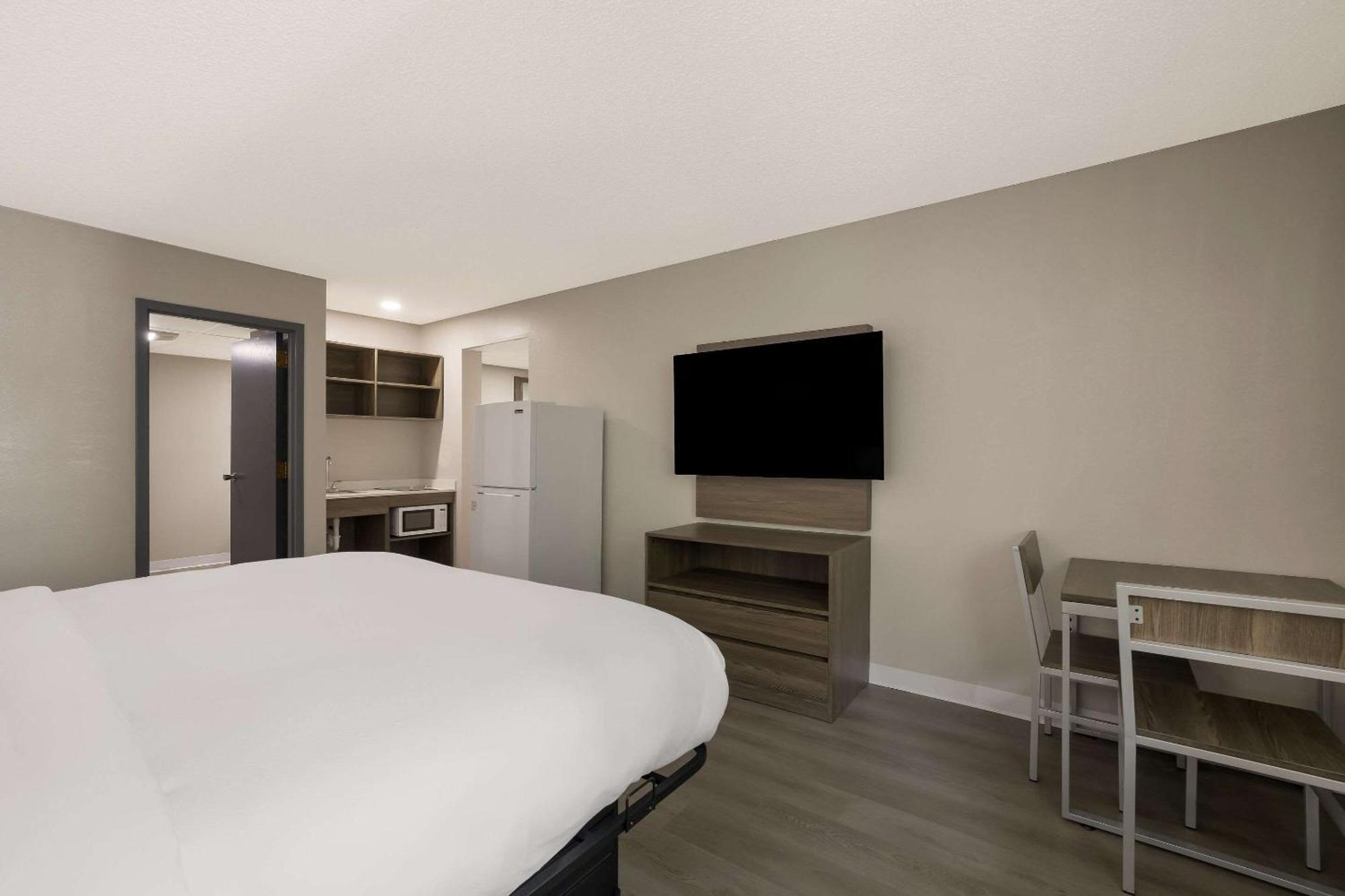 Suburban Studios Milwaukee Airport 外观 照片