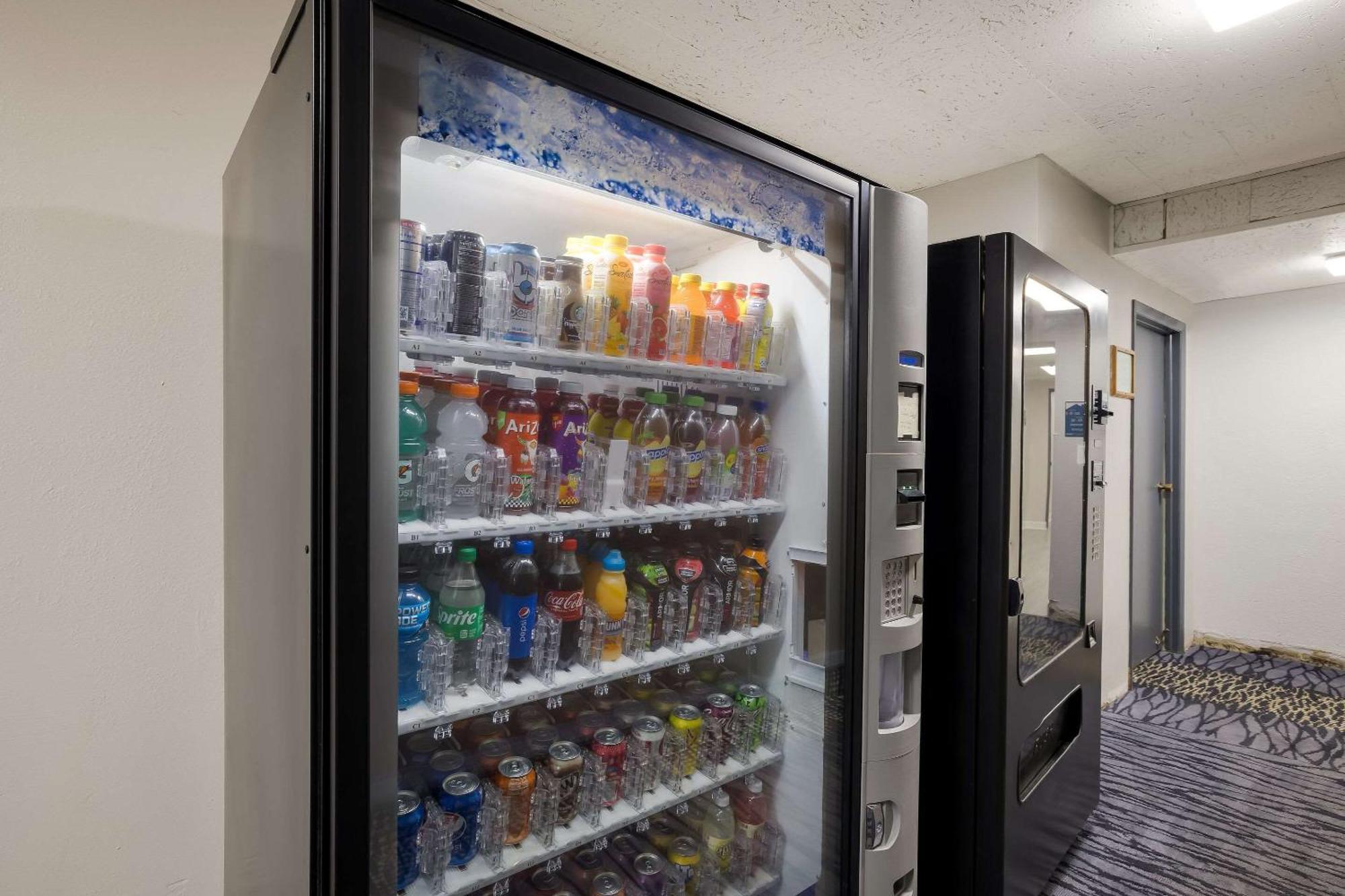 Suburban Studios Milwaukee Airport 外观 照片