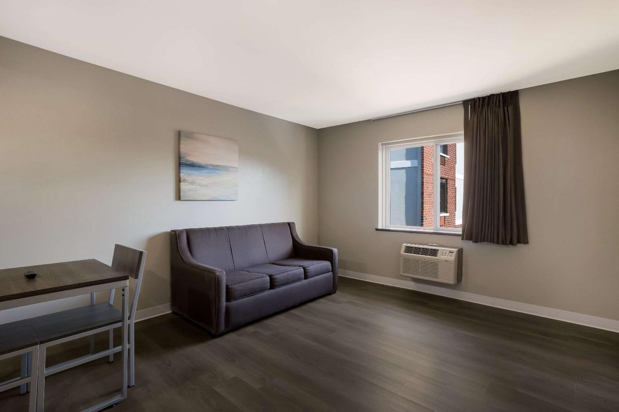 Suburban Studios Milwaukee Airport 外观 照片
