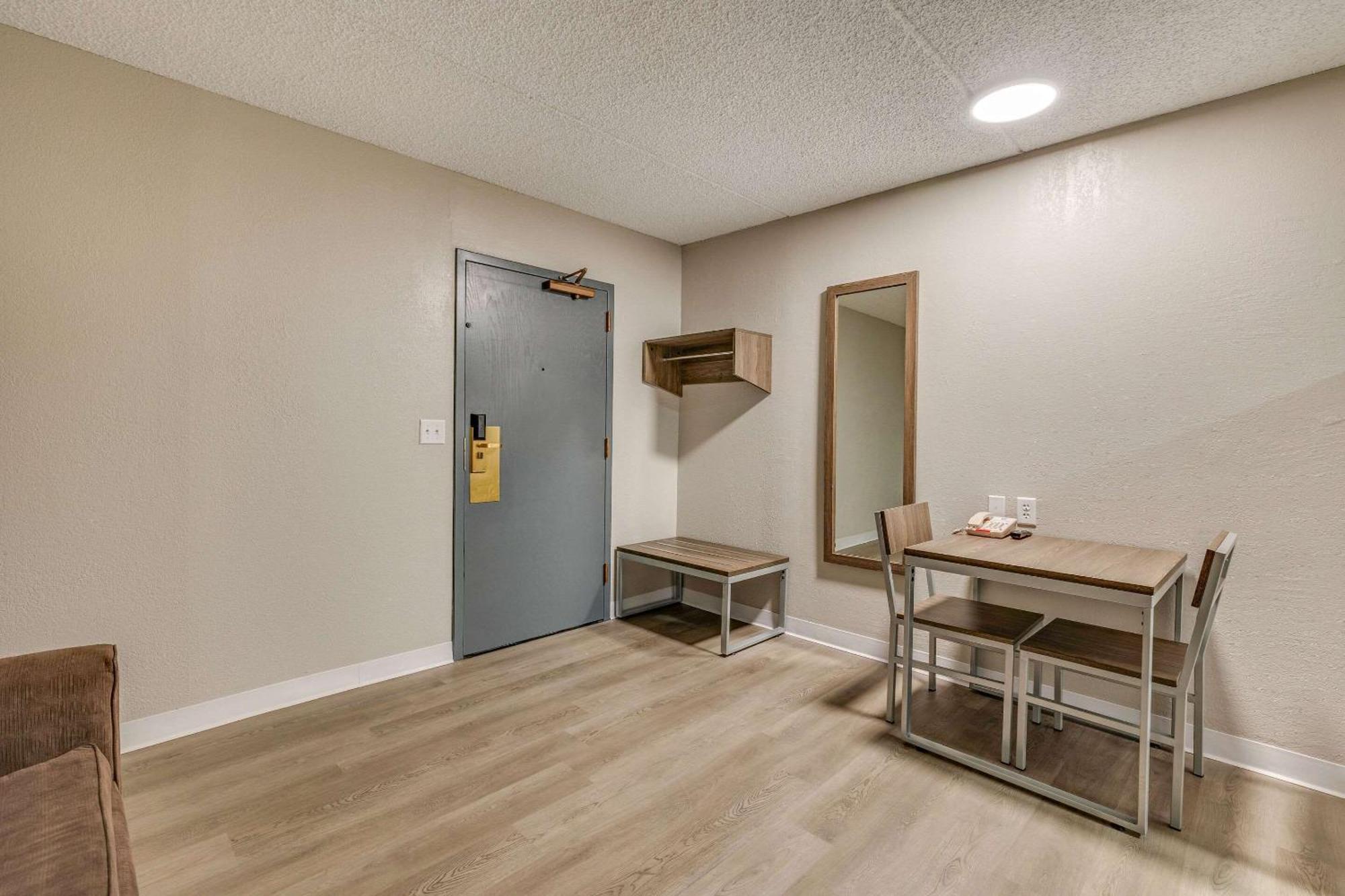Suburban Studios Milwaukee Airport 外观 照片