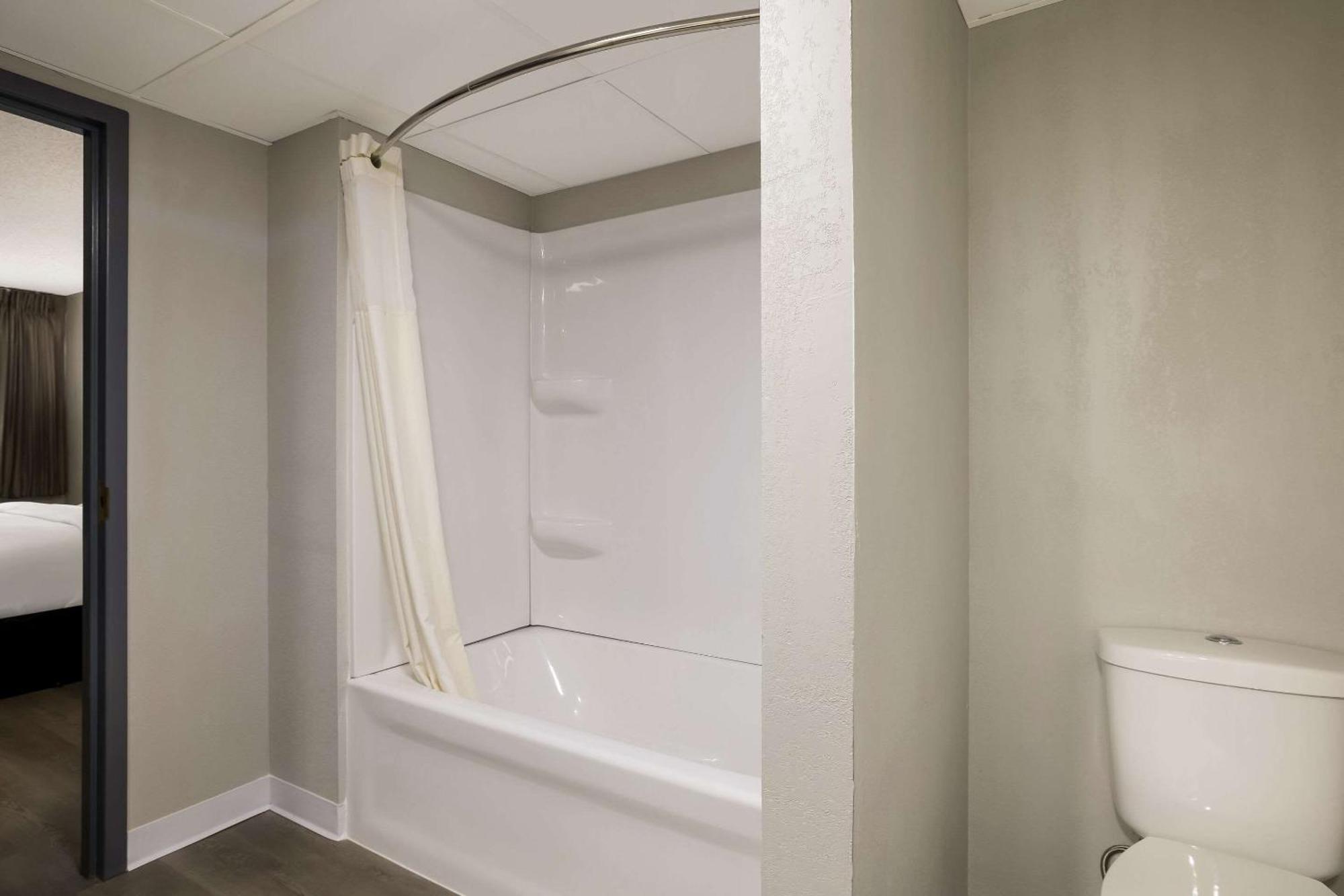 Suburban Studios Milwaukee Airport 外观 照片