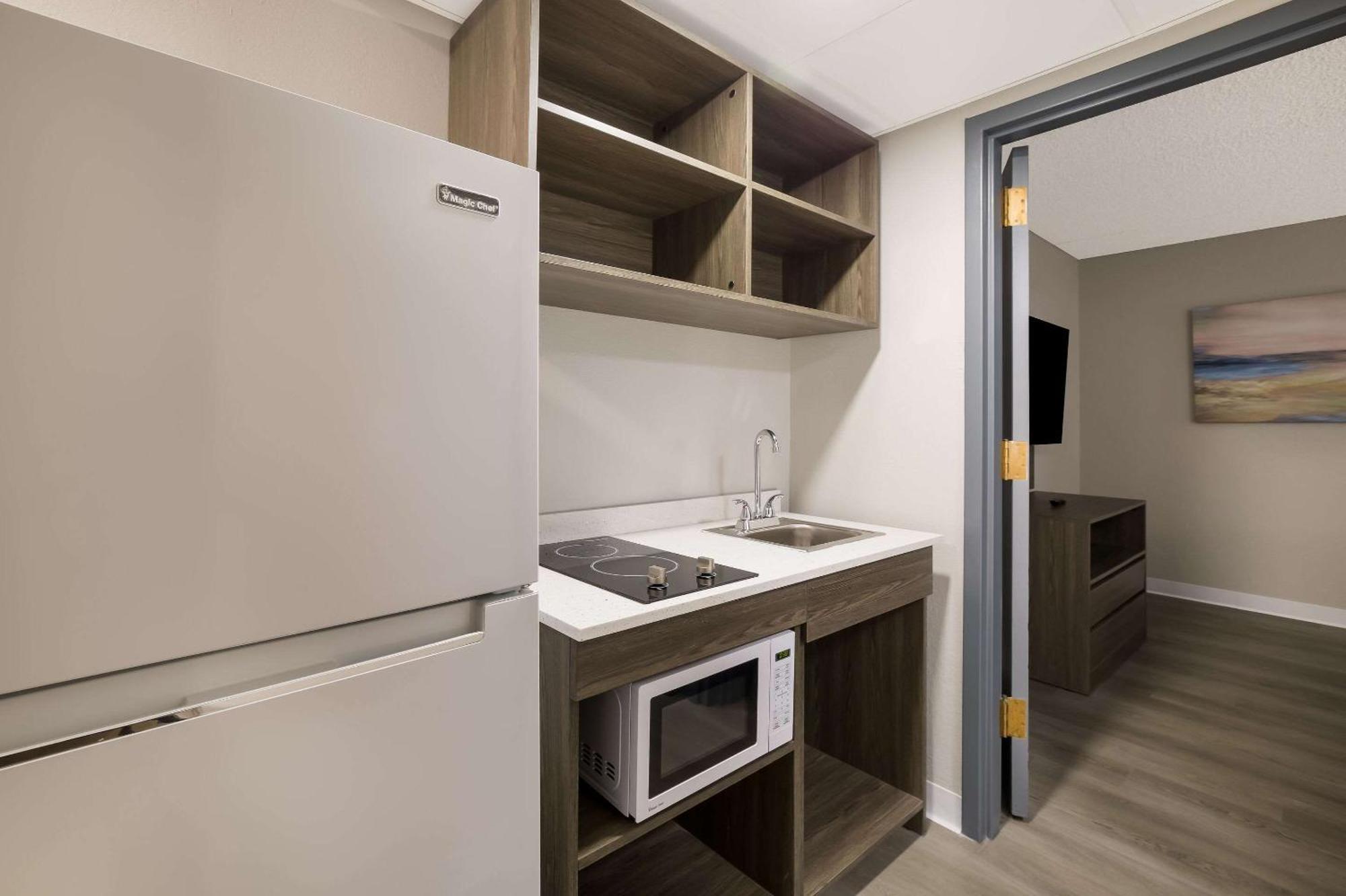 Suburban Studios Milwaukee Airport 外观 照片